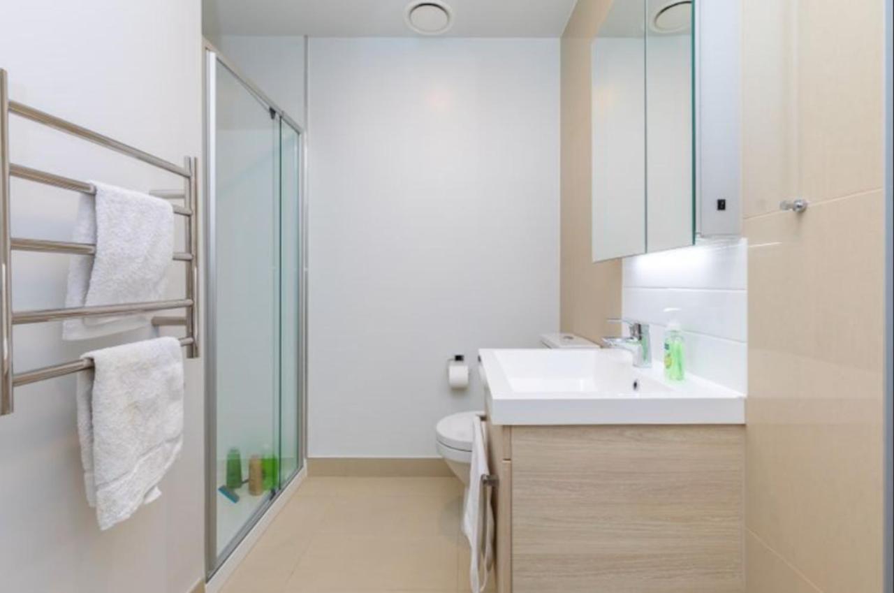 Modern 2 Bedroom Apartment 1 Minute To Skytower Auckland Ngoại thất bức ảnh